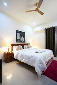 Lime Tree Luxurious 3BHK Serviced Apartment Near Medanta - Camera