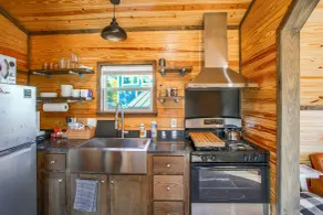 Communal Fire Pit & Dock! Tiny Home By Lake Murray - Innvendig