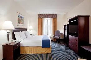 Holiday Inn Express & Suites Chesapeake by IHG - Chambre