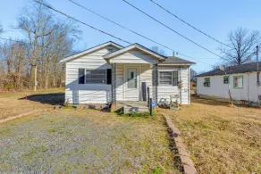 3 Mi to Lake Saracen: Pine Bluff Home w/ Grill! - Intérieur