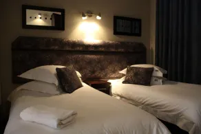Bains Lodge - Sustainable Electricity - Room