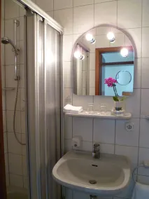 Hotel Kronprinz - Bathroom