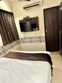 HOTEL KALPANA RESIDENCY - Room