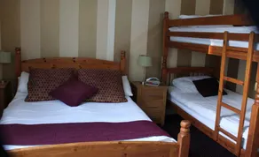The Dog & Partridge Country Inn - Chambre