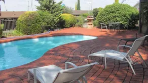 Bristol Hill Motor Inn - Pool