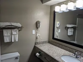 Studio 6 Pensacola, FL - West I-10 - Bathroom