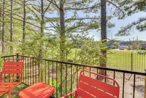 5 Mi to Univ of Arkansas: Cozy Townhome w/ Deck - Interiør