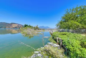 End Unit w/ Clear Lake Access in Norcal! - Interiör