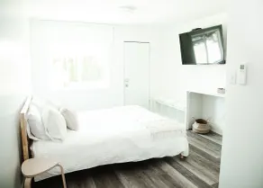 Naramata Courtyard Suites - Rom