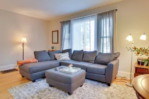 Walk to Syracuse Campus: Family-friendly Home! - Interior