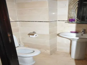 Apartment with Terrace - Bathroom
