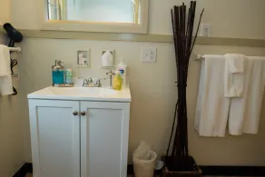 The Little Italy of Niagara Falls Bed & Breakfast - Room