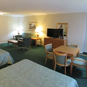 Magnuson Grand Pioneer Inn and Suites - Chambre