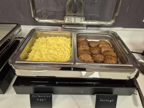 Red Lion Inn & Suites Kansas City - Restaurant