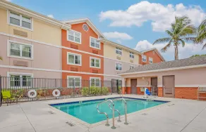 Extended Stay America Suites - West Palm Beach - Northpoint Corporate Park - Pool