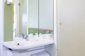 Ibis Budget Vélizy - Bathroom