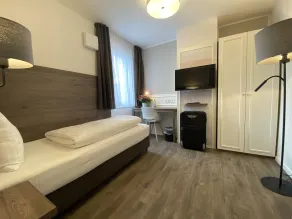 Signature East Hotel Falk - Zimmer