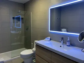 The Harbor Inn - Bathroom