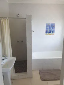St Lucia Palms - Bathroom