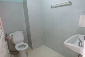 OYO 75429 - 101 Place Navanakorn - Salle de bain