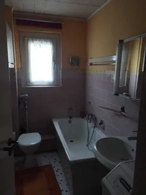 Red Dot Apartments - Bad