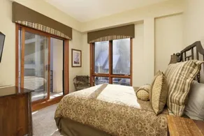 Chamonix 47, Snowmass Ski-In Ski-Out Condo with Shared Pool, Hot Tub &Gym - Zimmer