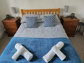 Snug - Meadhan Apartment - Rom