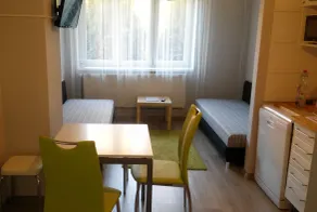 Alisa Apartments - Vista do quarto