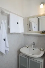 Paros King Luxury Apartments - Bad