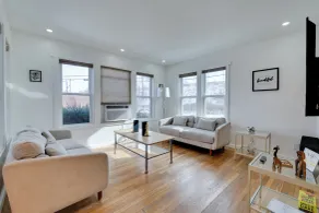 Walk to Roger Williams Park: Apt in Providence! - Interior