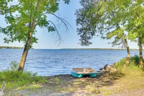 Lake Champlain Retreat w/ Grill, Fire Pit! - Interiør