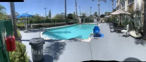 Hotel Marguerite South Anaheim - Garden Grove, Trademark Collection by Wyndham - Piscine