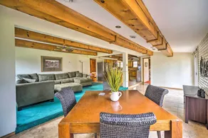 Lakefront Brohman Retreat w/ Dock & Fire Pit! - Interiör