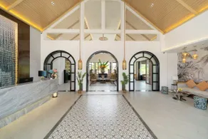 Howard Johnson by Wyndham Phuket Naiyang - Resepsjon