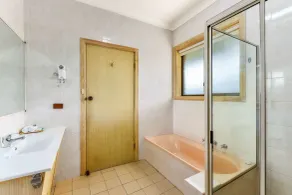 Presidential Motel - Bathroom