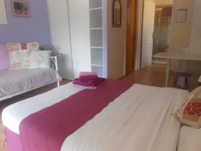 Familienzimmer-Nasszelle-Gartenblick - Zimmer