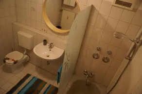 Moor Apartment - Bathroom
