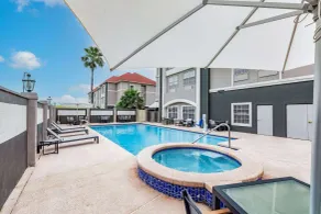 La Quinta Inn & Suites by Wyndham Pharr RGV Medical Center - Piscine