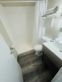 Studios & Suites 4 Less Virginia Beach - Salle de bain
