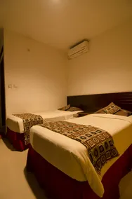 Fora Guest House Taman Lingkar - Room