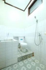 SPOT ON 92068 Pudja Kesuma Homestay Syariah Yogyakarta - Badeværelse