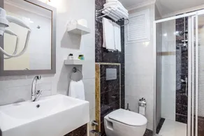 Ayhan Hotel - Badezimmer
