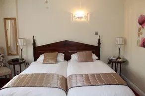 Longview Hotel - Room