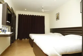 Golden Parrk - Room