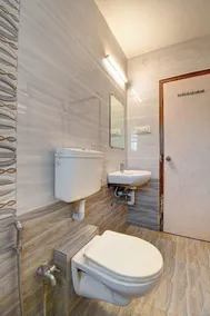 Hotel Padmavati Palace, Mahabaleshwar - Bathroom
