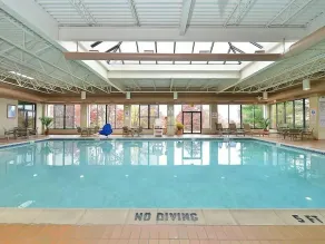 DoubleTree by Hilton Wilkes-Barre - Piscina