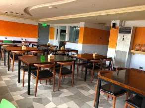Sempre Premier Inn - MACTAN AIRPORT HOTEL - Restaurant