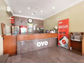 Super OYO 447 Comfort Hotel Meru - Reception