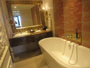 Fragrant Nature Kochi - A Five star Classified Hotel - Bathroom