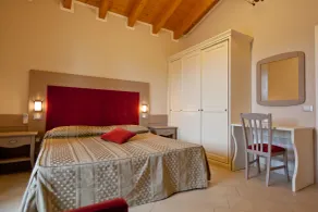 Garda Hill Boutique Apartments with Panoramic Pools e Agriturismo - Chambre